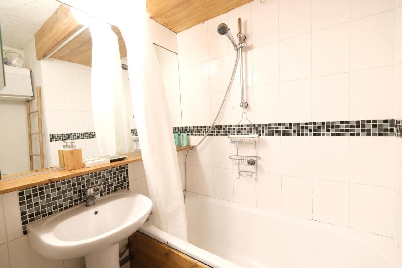 Cozy Chamonix Ski Studio With Mountain Views Екстер'єр фото