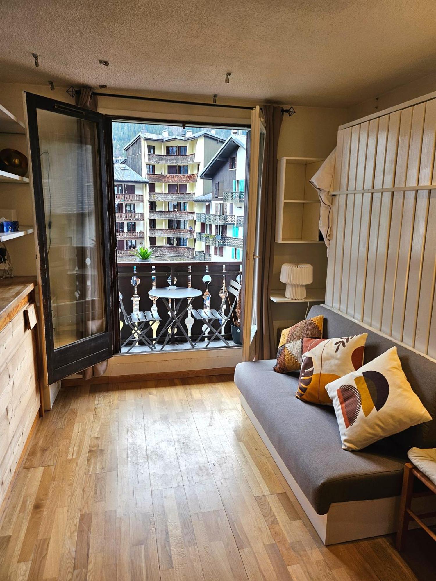 Cozy Chamonix Ski Studio With Mountain Views Екстер'єр фото