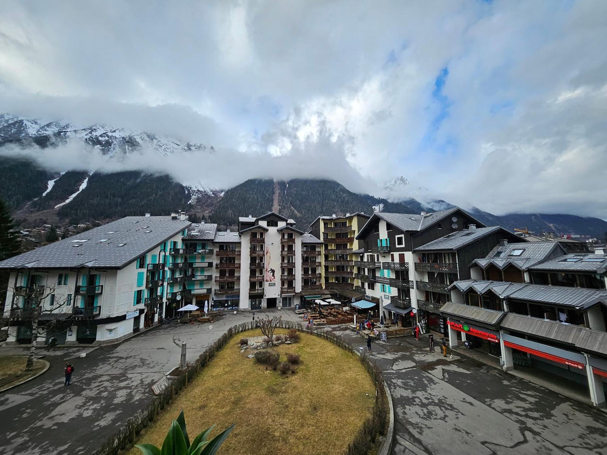 Cozy Chamonix Ski Studio With Mountain Views Екстер'єр фото